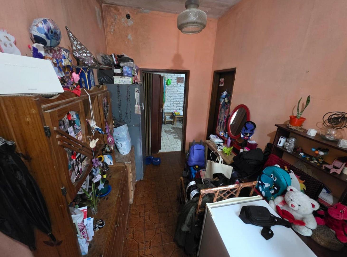 Foto de 2 CASAS EN VENTA EN WILDE A REFACCIONAR, imagen 4