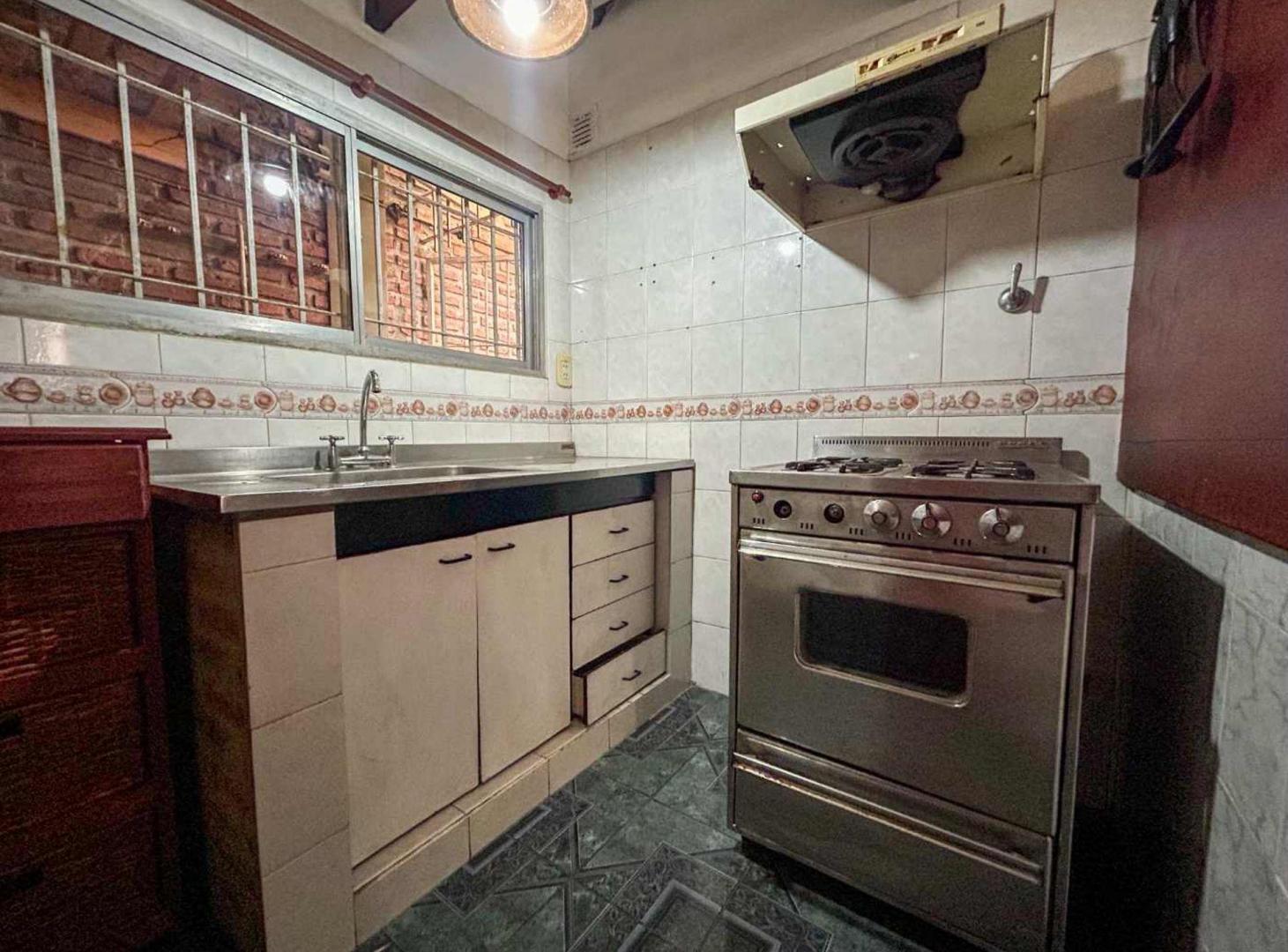 Foto de Casa 3 ambientes c/pileta y parque venta V. España, imagen 4