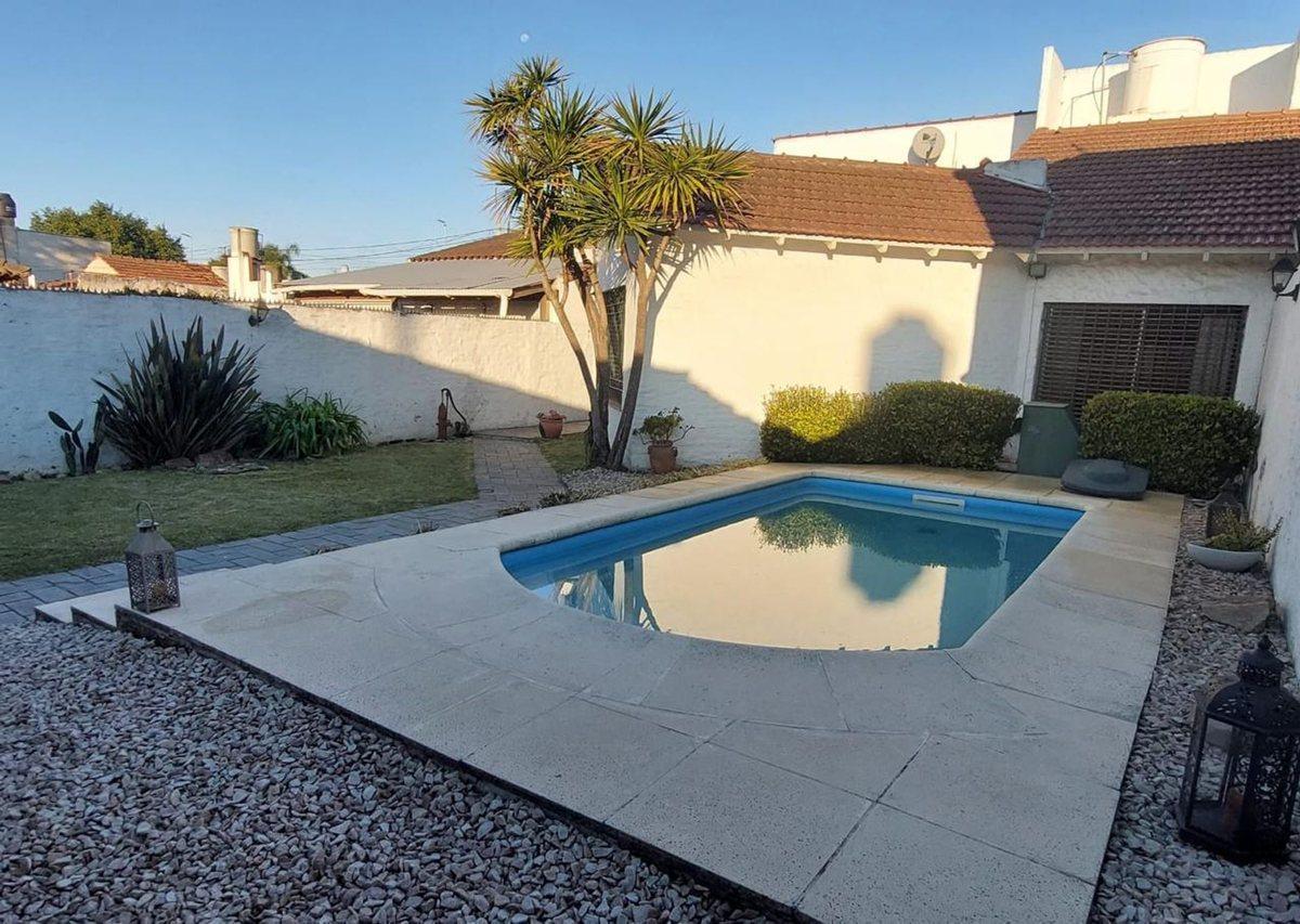 Foto de VENTA CASA 4 AMB BURZACO APTO CREDITO, imagen 2