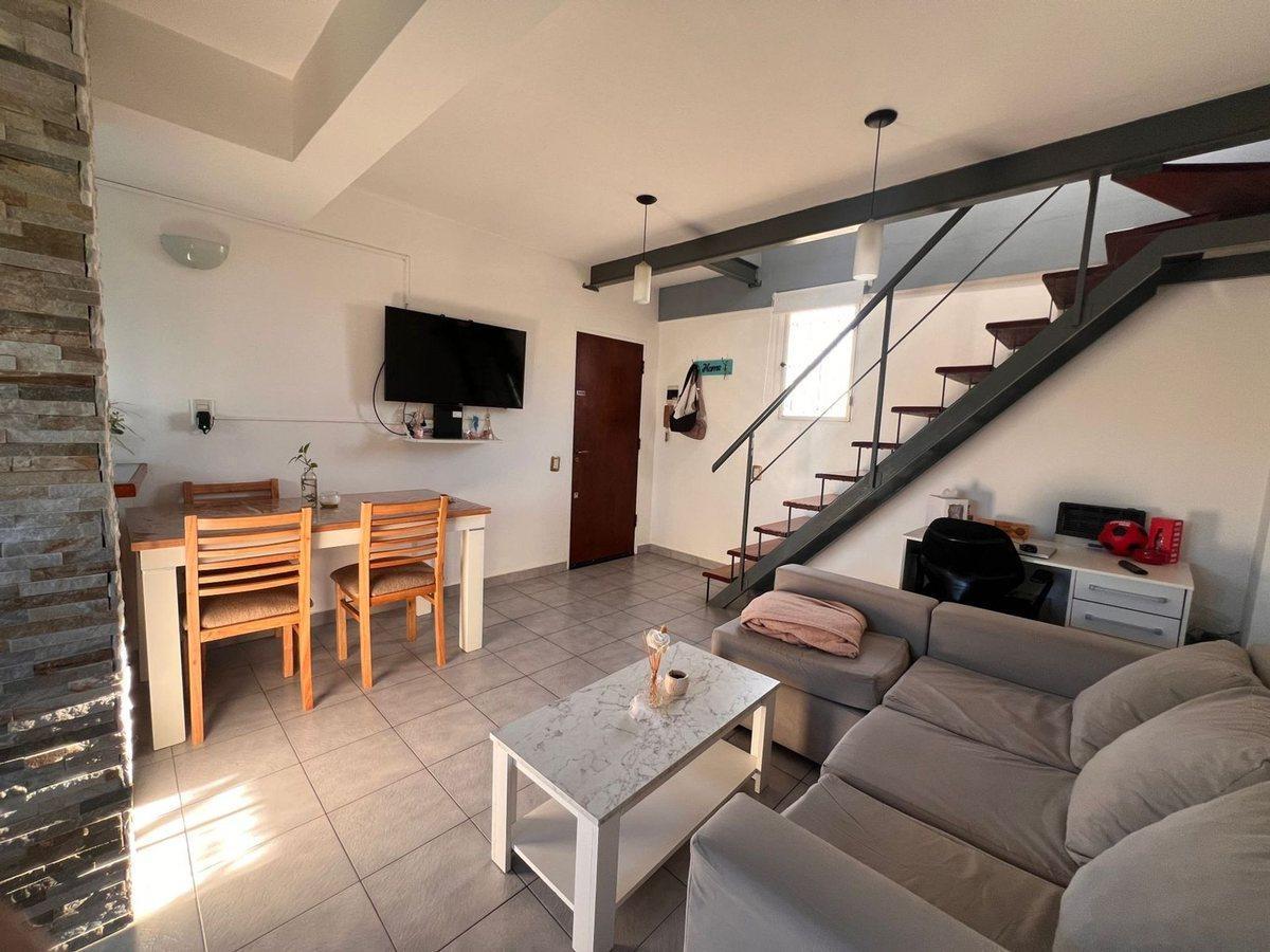 Foto de VENTA PH 2 AMBIENTES REMEDIOS DE ESCALADA, imagen 3