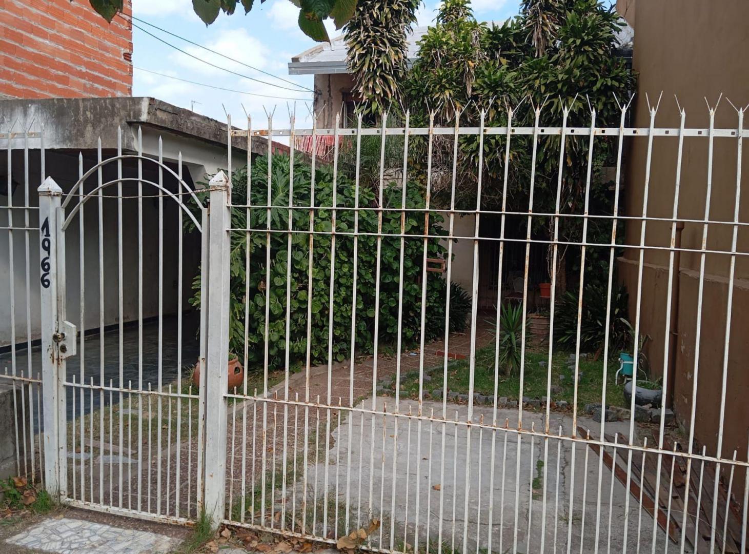 Foto de CASA 5 AMBIENTES VENTA LOMAS DE ZAMORA CON DEPTO, imagen 2