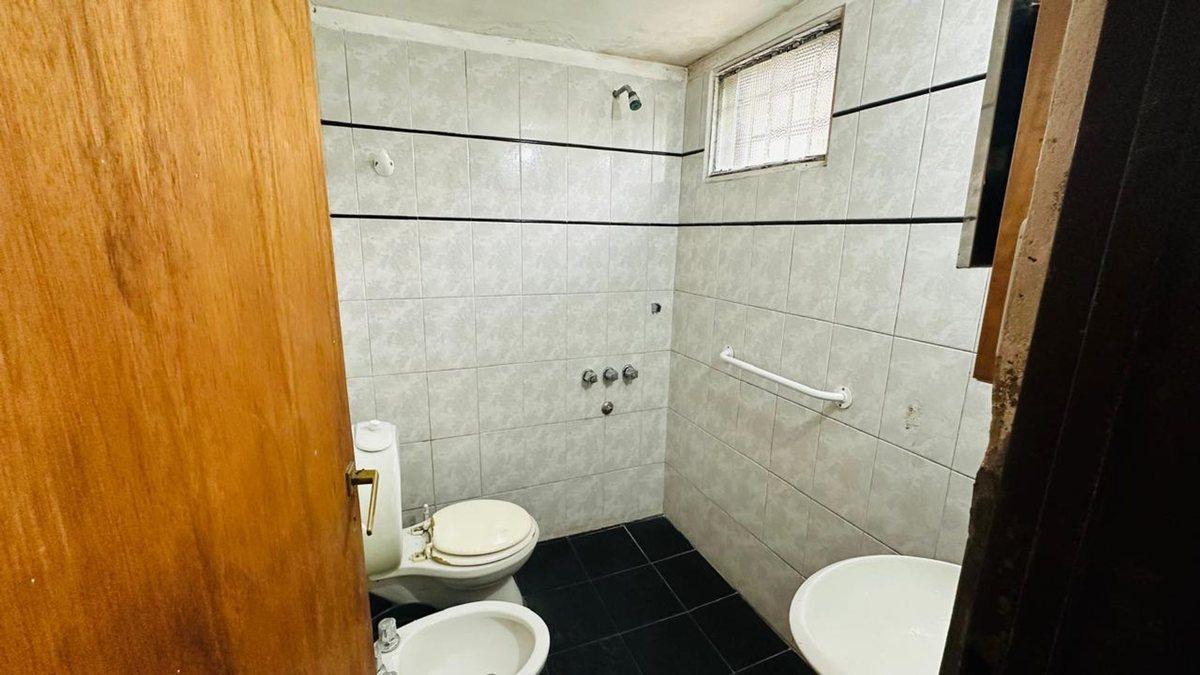 Foto de Venta: Casa 4 amb Lanús Oeste, parque y cochera, imagen 3