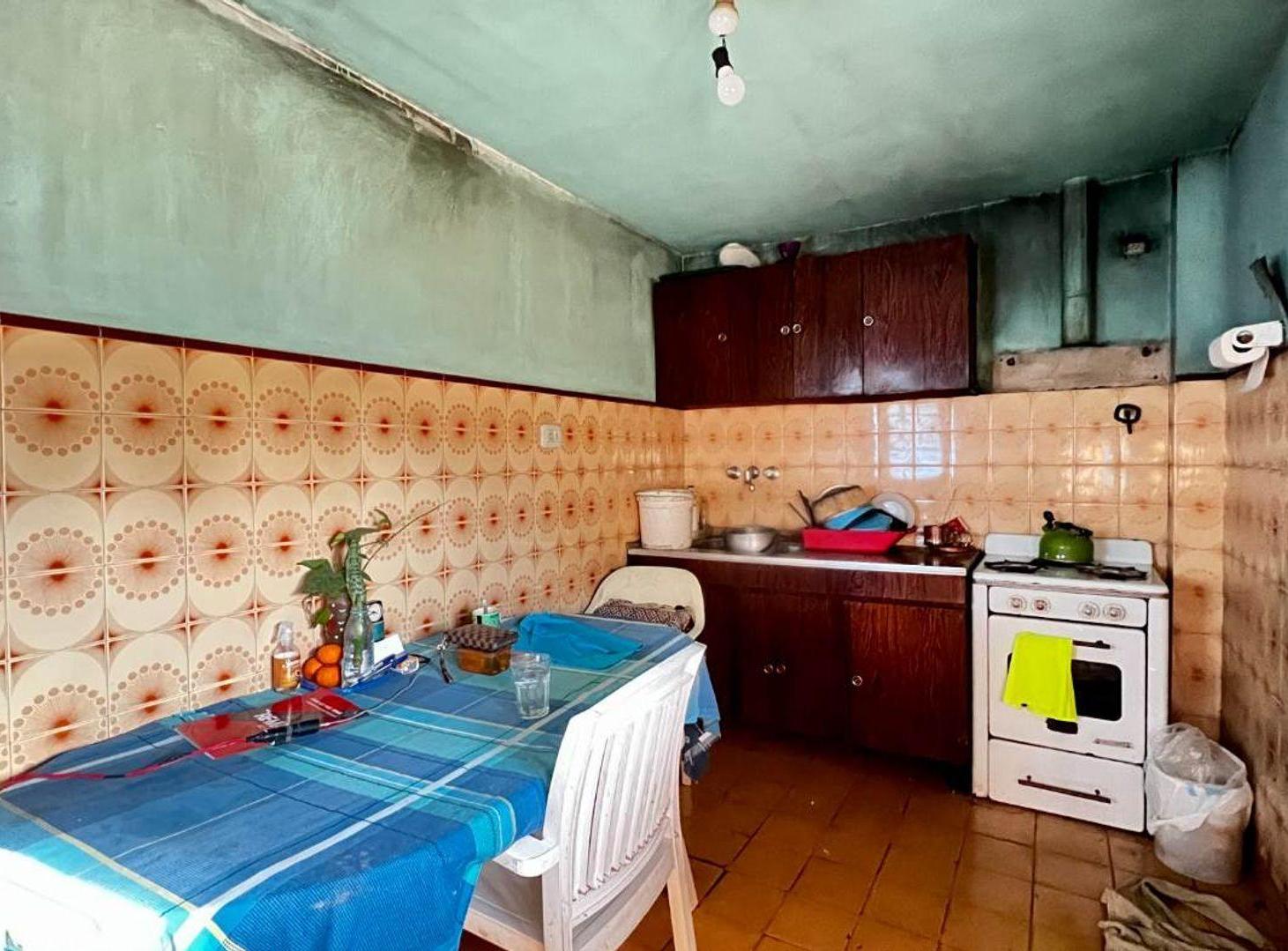Foto de CASA 3 AMBIENTES VENTA EN BURZACO MAS DEPTO 3 AMB, imagen 2