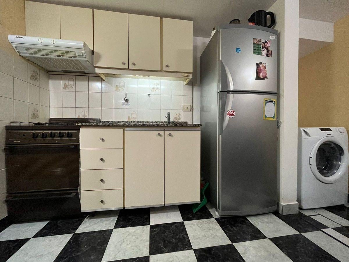 Foto de DEPTO EN VENTA 2 AMBIENTES EN VALENTIN ALSINA, imagen 1
