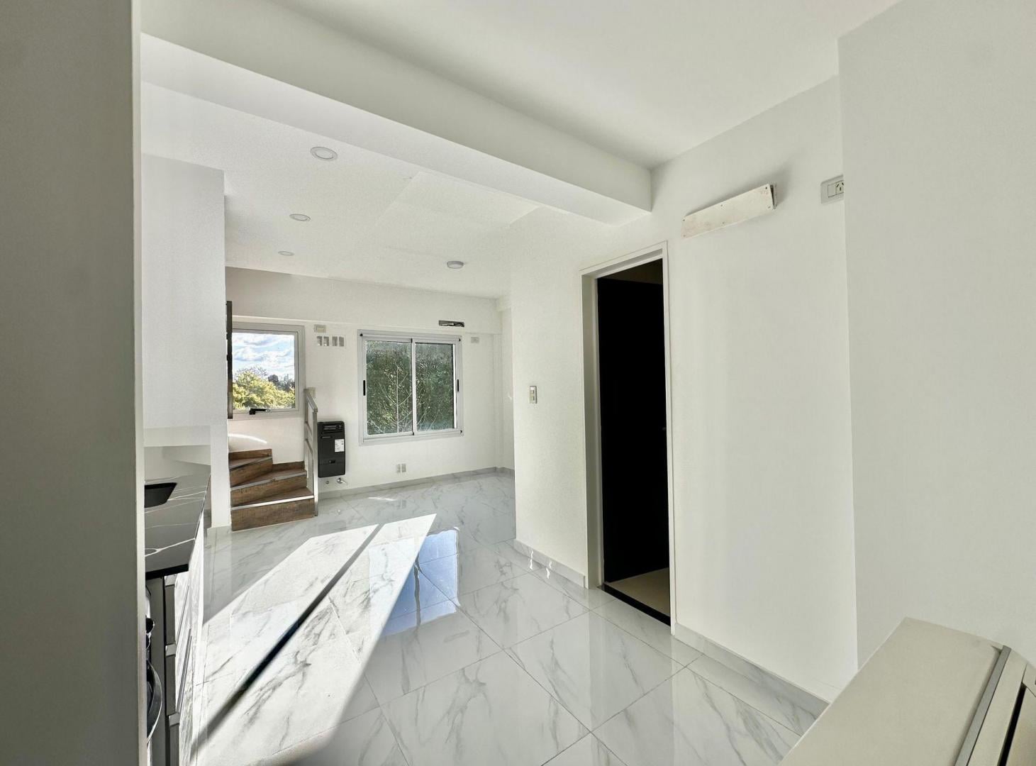 Foto de MONOAMBIENTE EN VENTA BANFIELD CON TERRAZA PROPIA, imagen 2