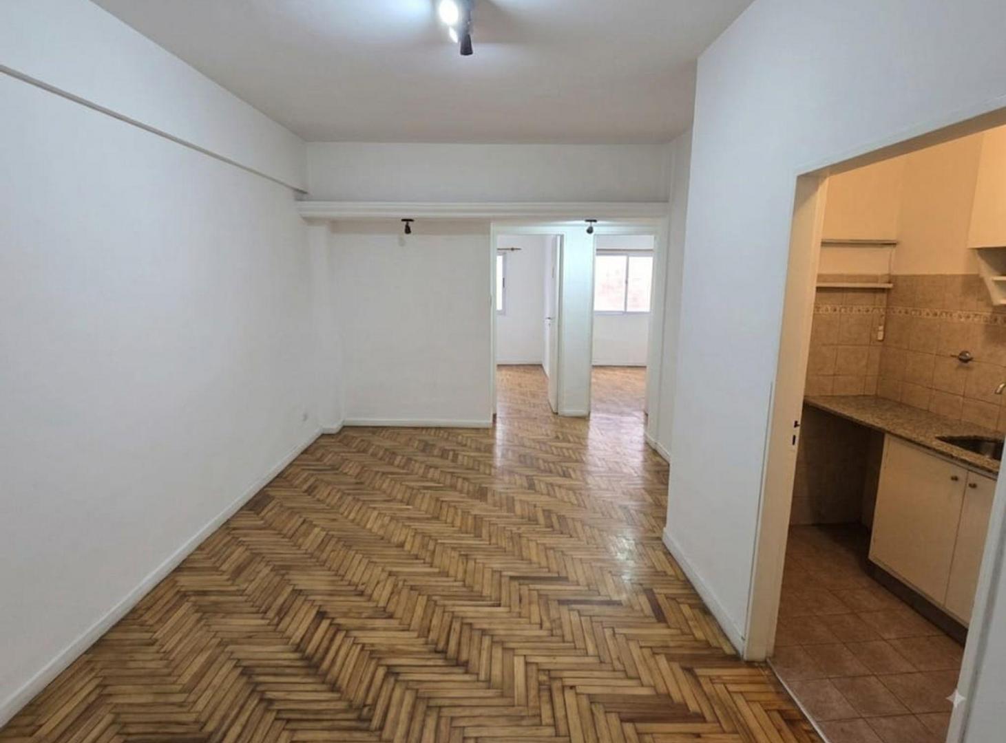 Foto de DEPARTAMENTO 3 AMBIENTES EN VENTA BANFIELD CENTRO, imagen 3