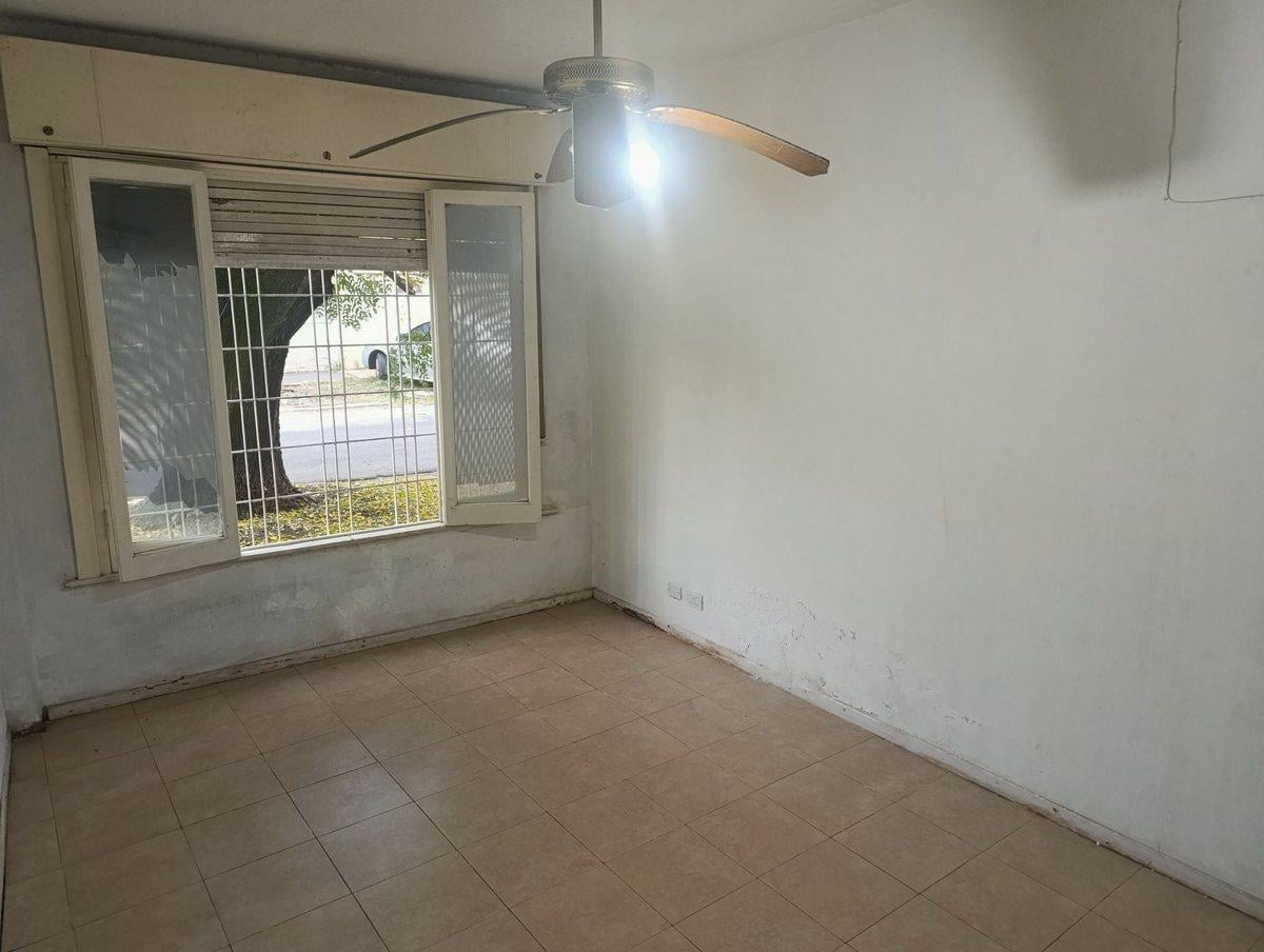 Foto de PH 3 AMBIENTES VENTA LAVALLOL A 3 CUADRAS ESTACION, imagen 4