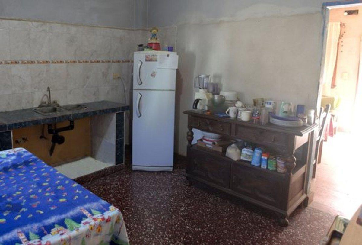 Foto de CASA 3 AMB EN VENTA EN JOSE MARMOL A REFACCIONAR, imagen 2
