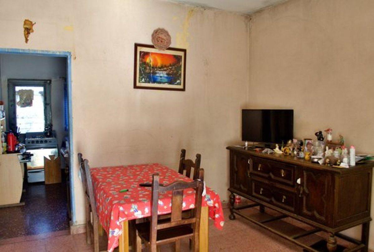 Foto de CASA 3 AMB EN VENTA EN JOSE MARMOL A REFACCIONAR, imagen 4