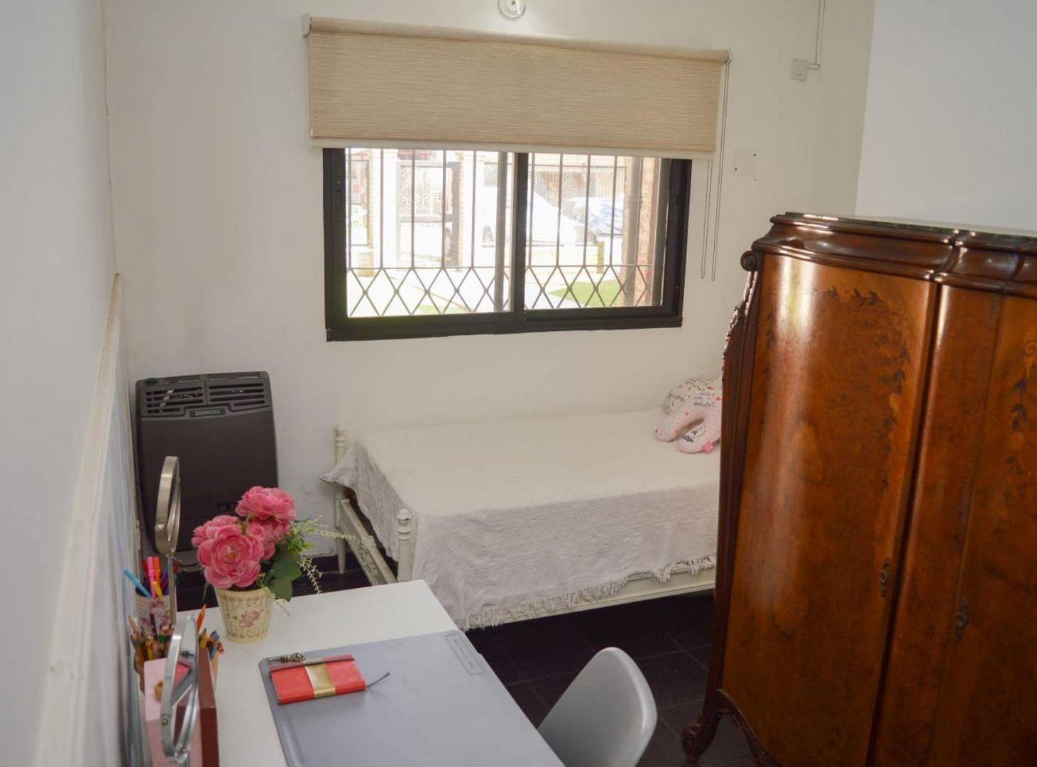 Foto de CASA EN VENTA 4 AMBIENTES CON AMPLIO FONDO ADROGUE, imagen 4