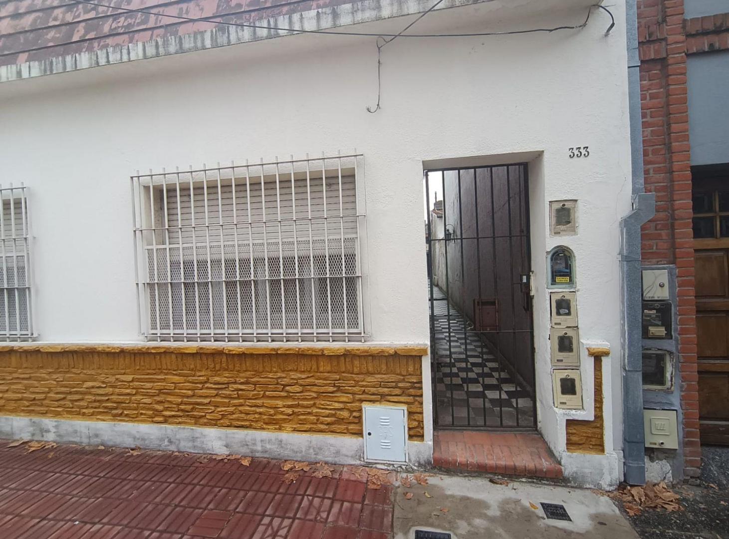 Foto de PH EN VENTA 5 AMBIENTES A REFACCIONAR LOMAS CENTRO, imagen 3