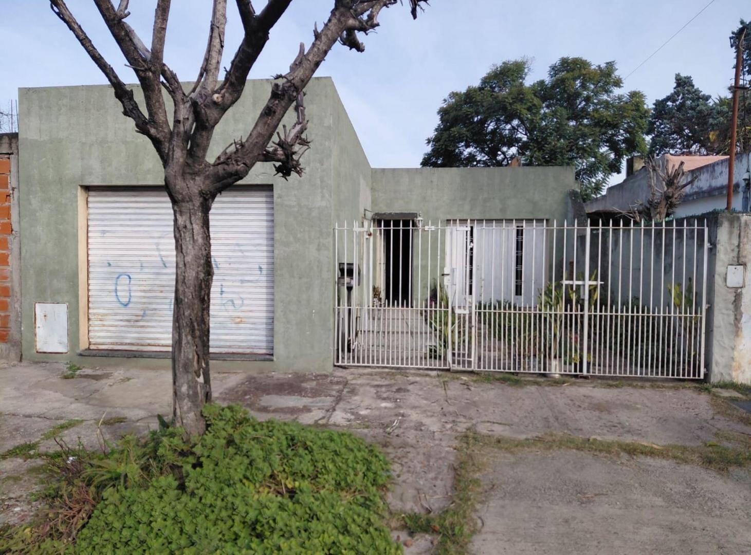 Foto de Venta casa 4 amb, en Lomas de Zamora + Local, imagen 2
