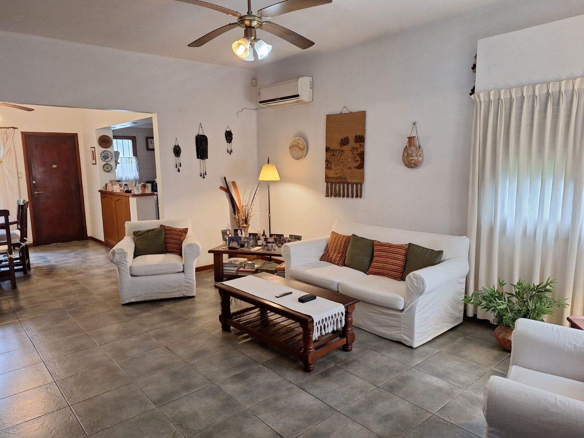 Foto de CASA VENTA 5 AMBIENTES APTO CREDITO ADROGUE, imagen 1