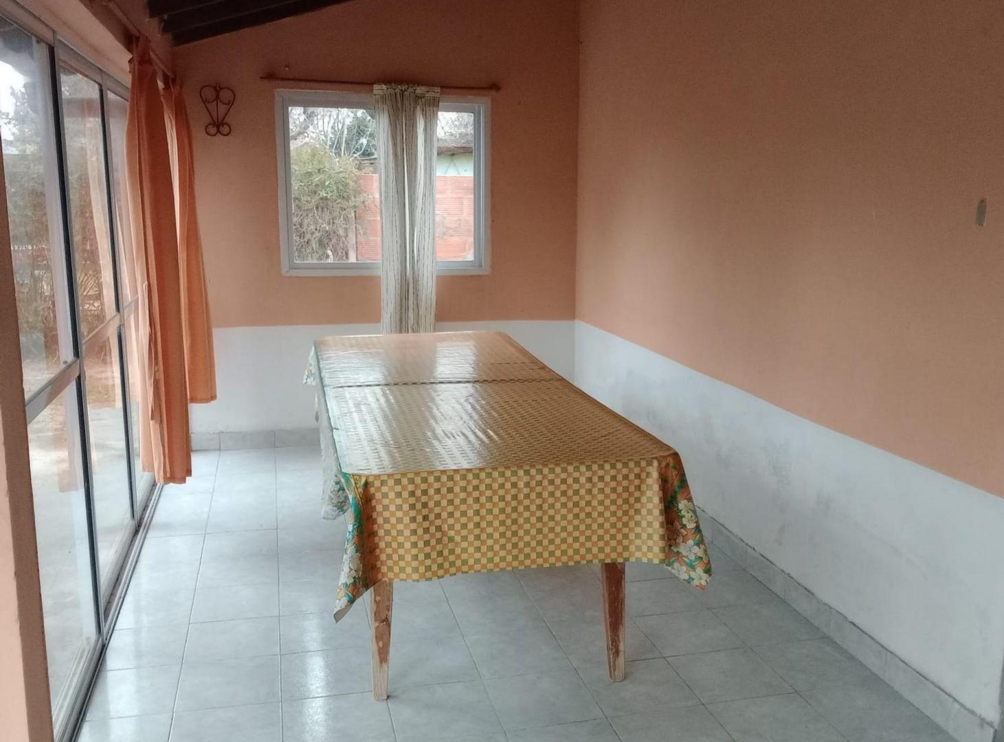 Foto de CASA 4 AMBIENTES VENTA GRAL. LAS HERAS, C/PARQUE, imagen 3