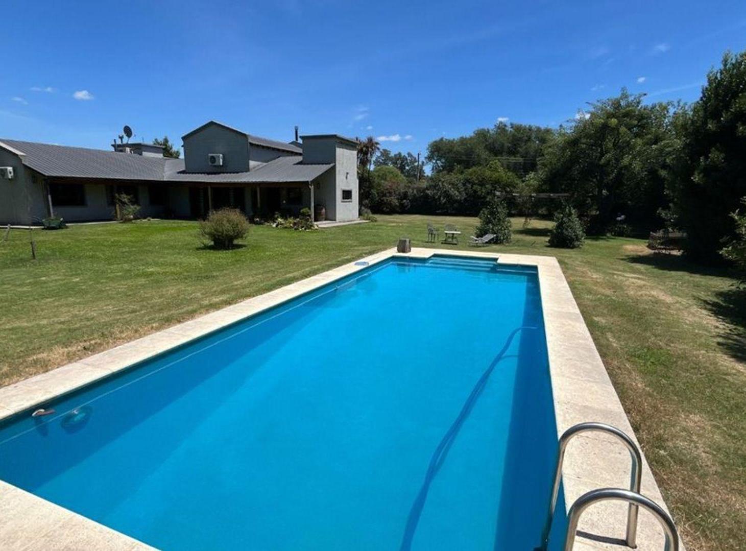 Foto de VENTA CASA 6 AMBIENTES GRAN PARQUE Y PILETA, imagen 2