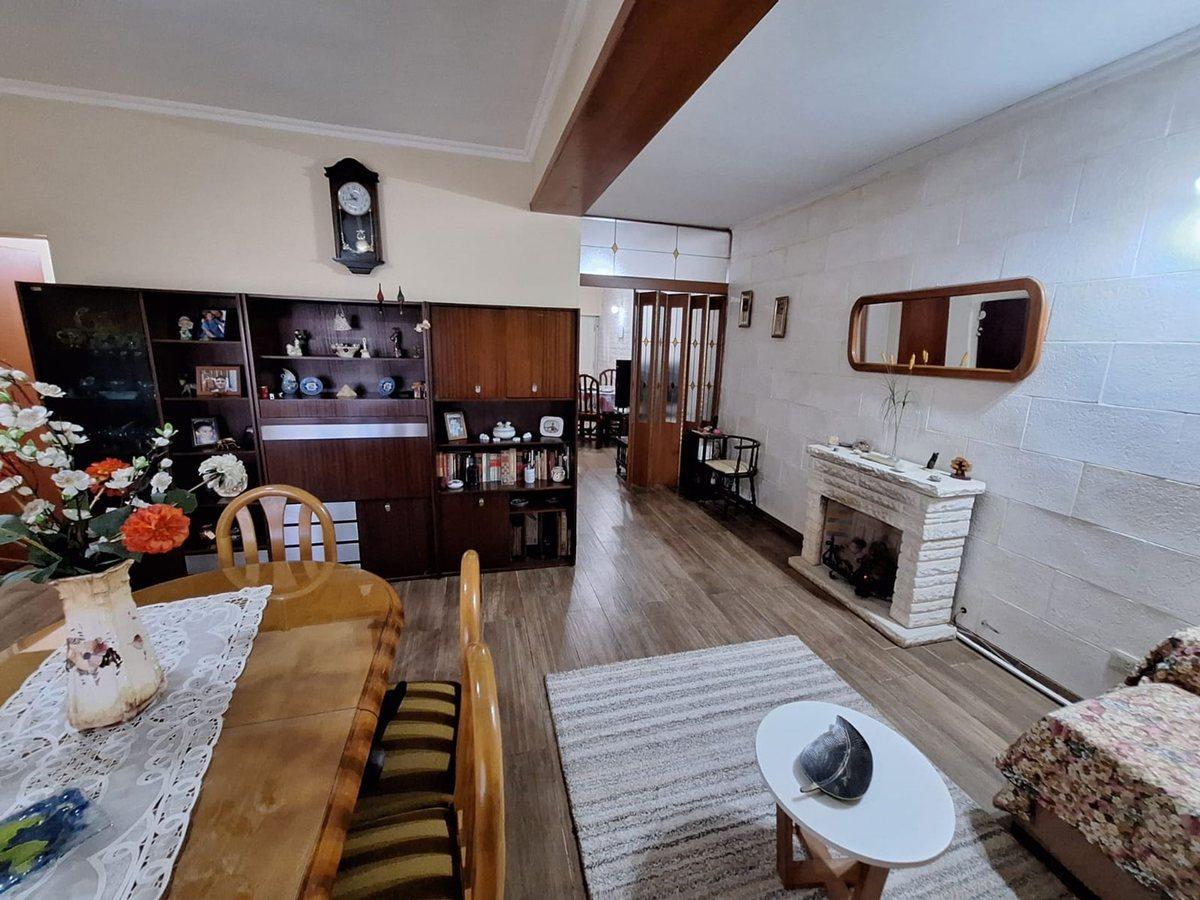 Foto de CASA VENTA 4 AMB.+ DEPTO 2 AMB+COCHERAS BURZACO, imagen 1