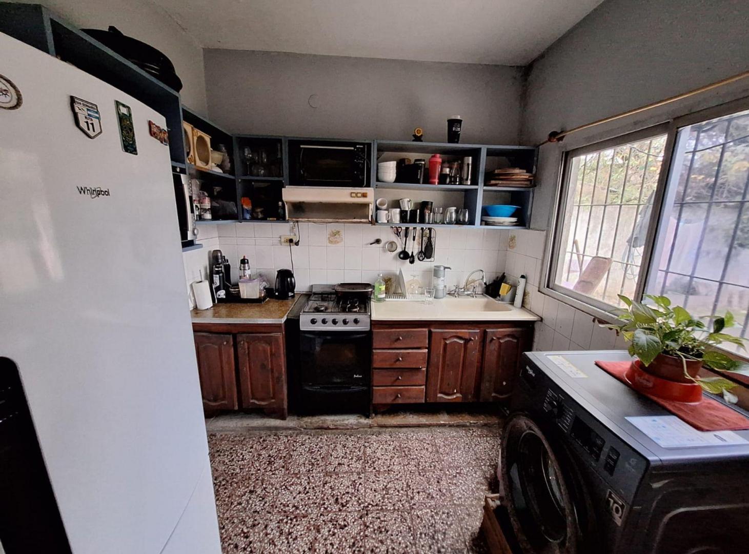 Foto de CASA 3 AMBIENTES VENTA CON JARDIN BANFIELD, imagen 3