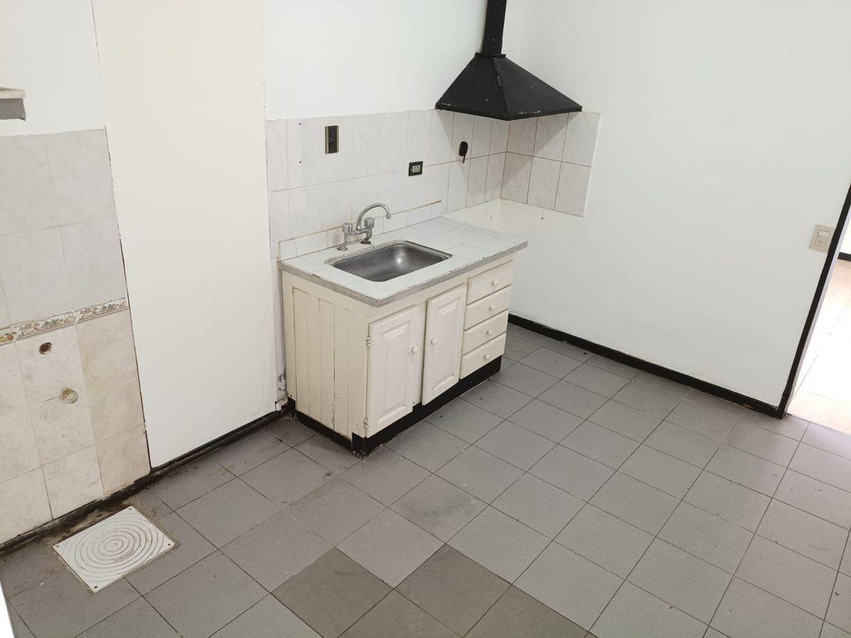 Foto de ALQUILER LOCAL CON DEPARTAMENTO EN LUIS GUILLON, imagen 3