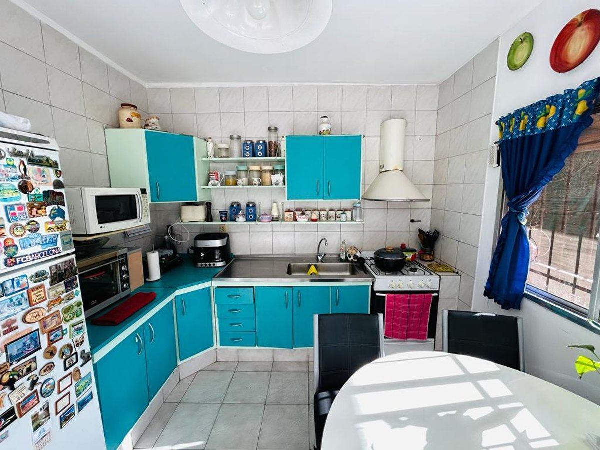 Foto de Casa 7 ambientes en venta en Burzaco, imagen 3