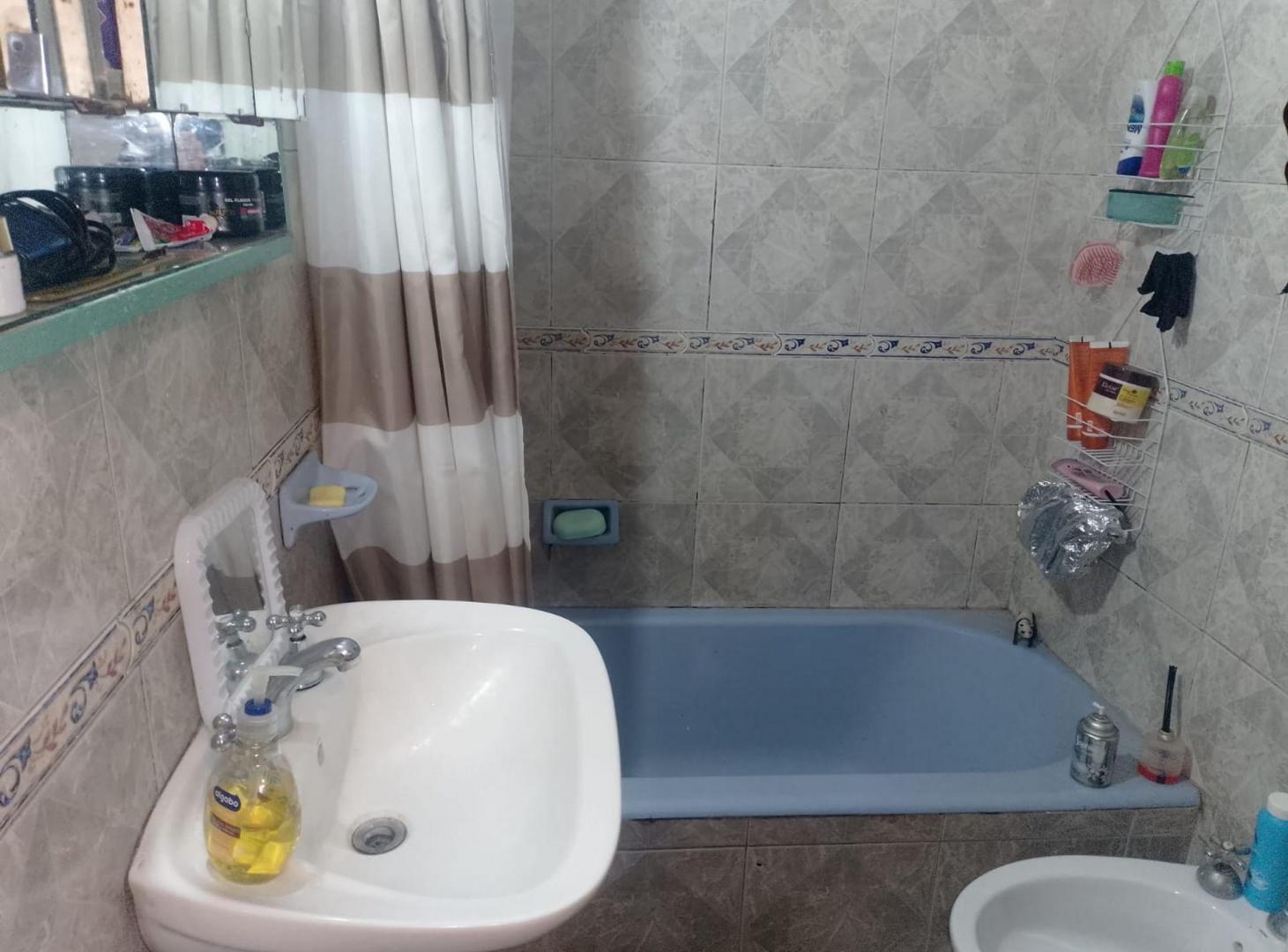Foto de CASA 4 AMBIENTES A RECICLAR, LOMAS DE ZAMORA, 200m, imagen 4