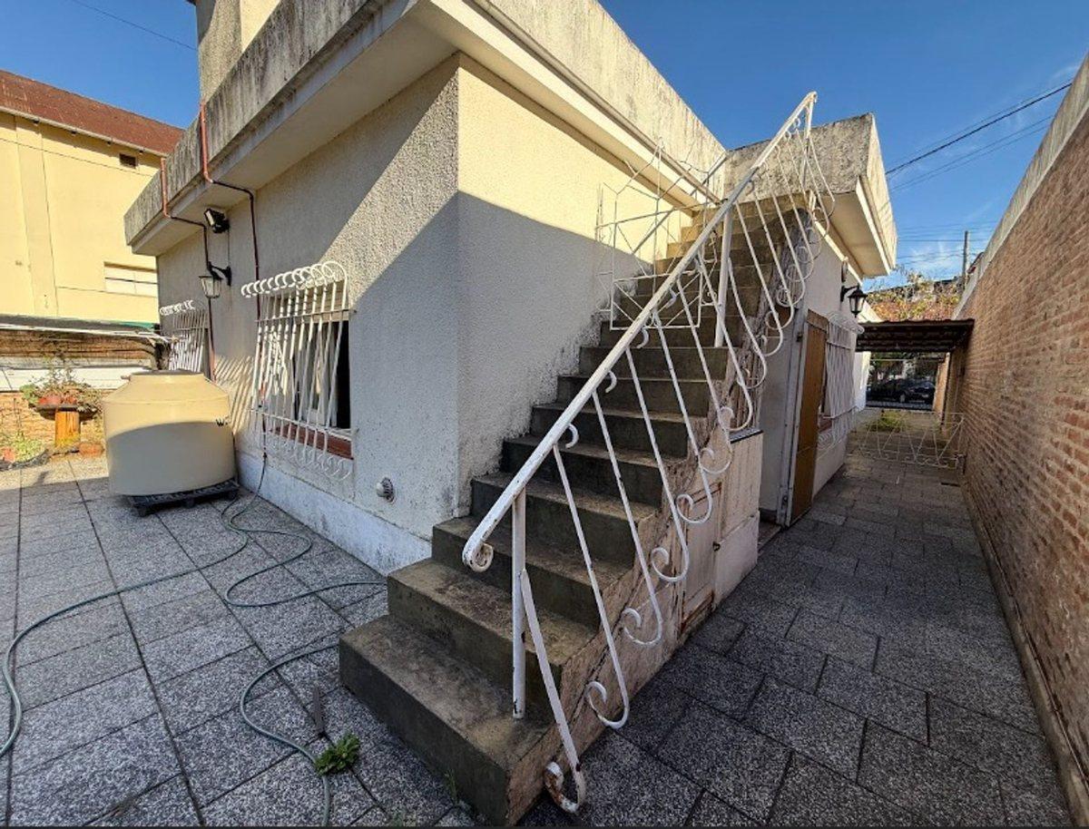 Foto de CASA CON LOCAL AL FRENTE EN ADROGUE Y GRAN TERRENO, imagen 4