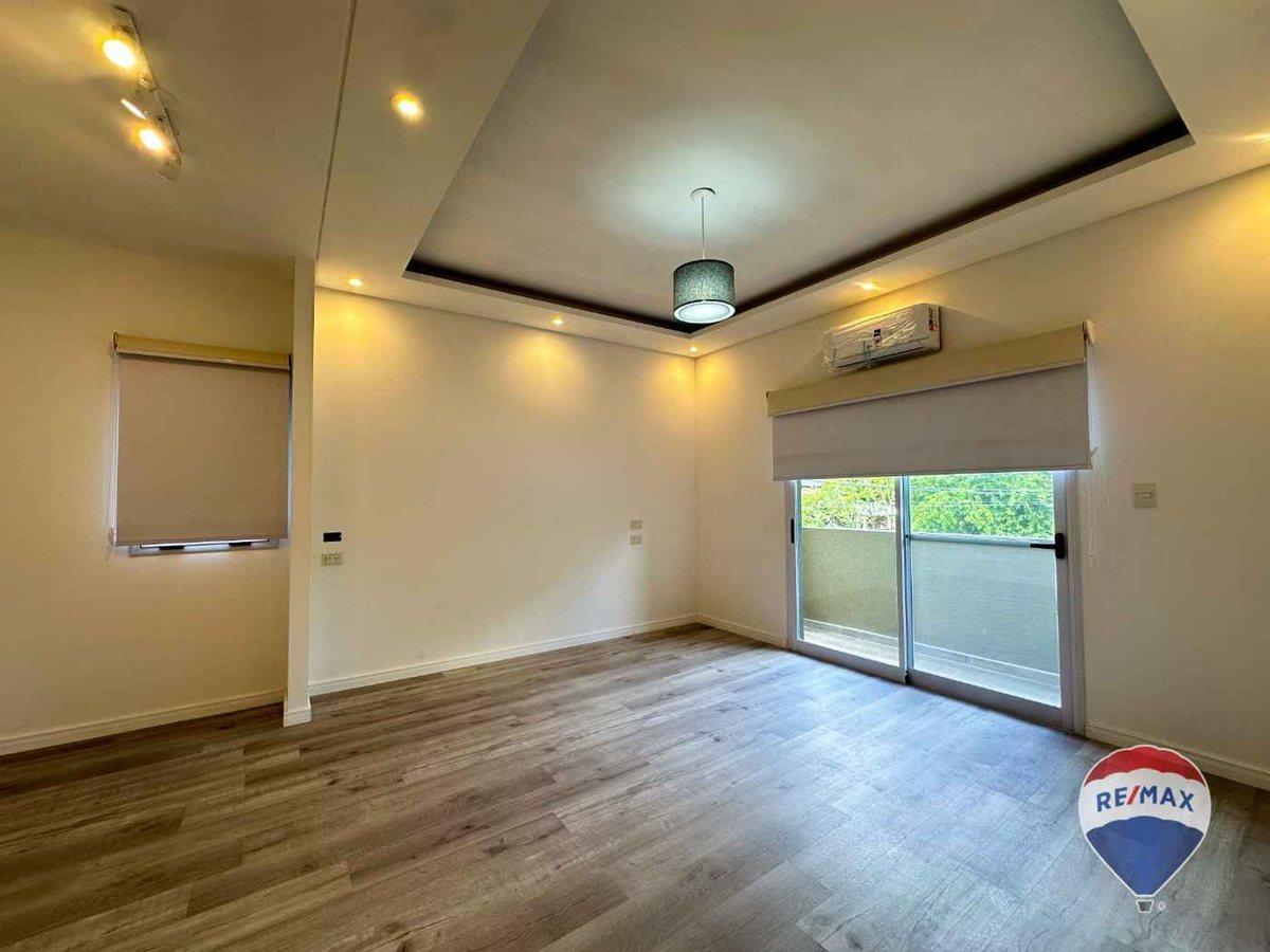 Foto de CASA 4 AMBIENTES VENTA GARAGE PILETA. OFERTAS¡¡¡, imagen 2