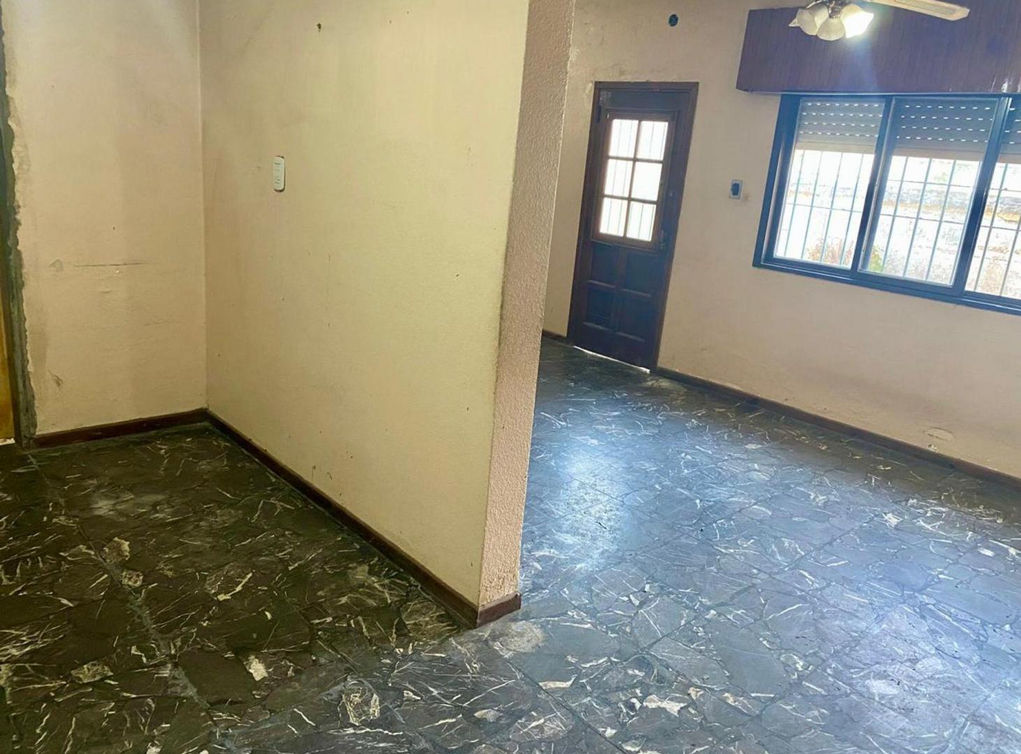 Foto de PH DOS AMBIENTES EN VENTA EN TEMPERLEY, imagen 2