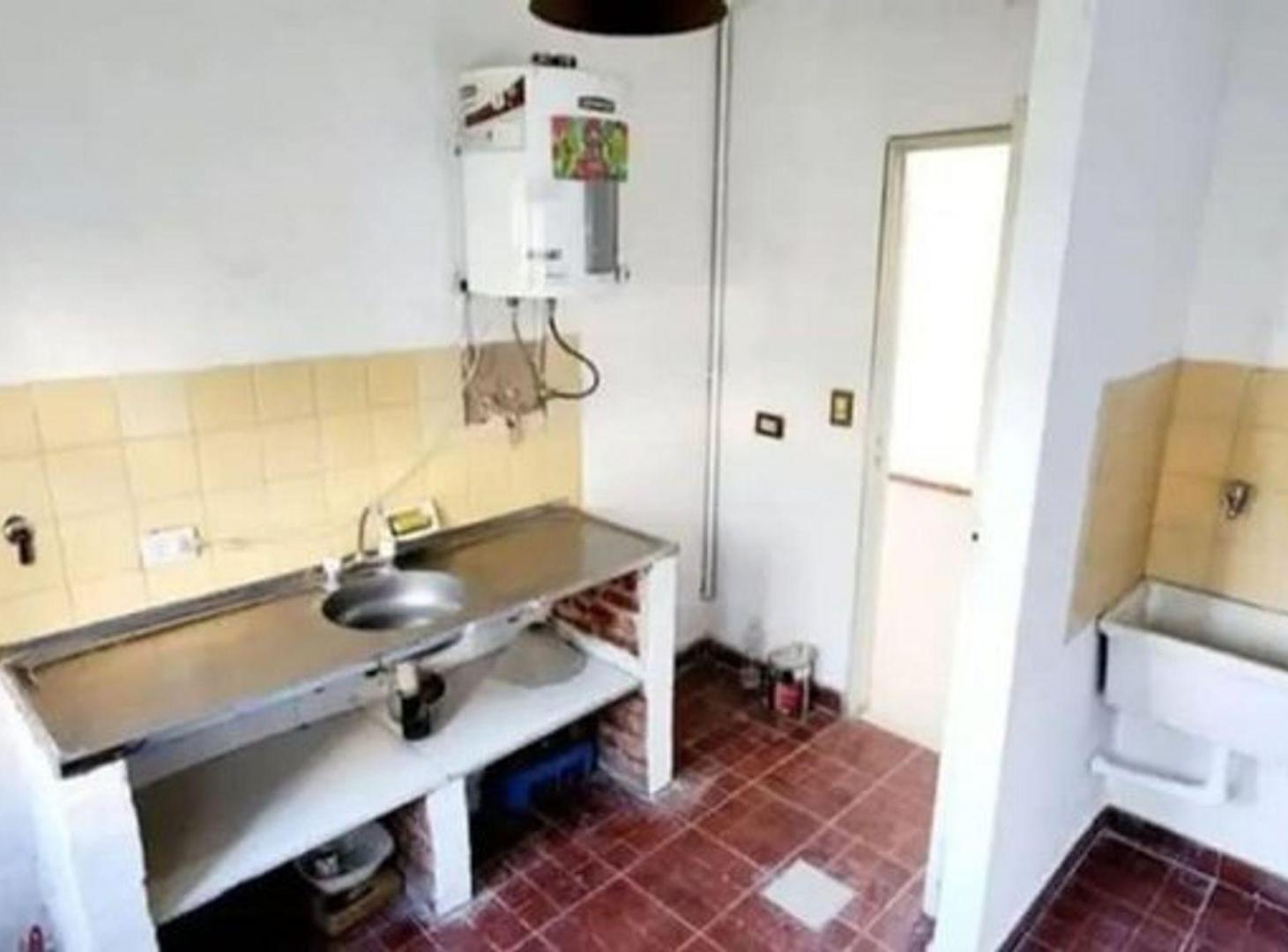 Foto de VENTA DEPARTAMENTO 3 PB AMBIENTE EN DON ORIONE, imagen 3