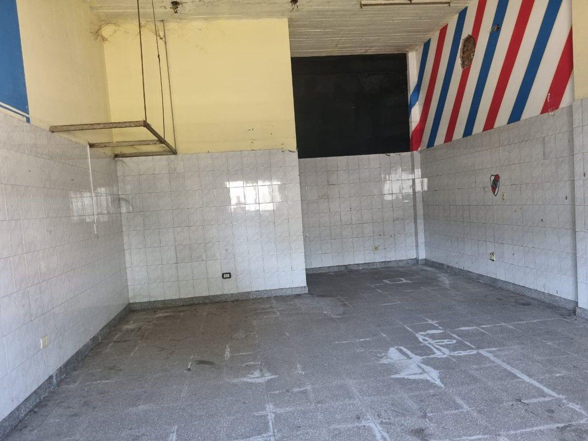 Foto de LOCALES VENTA LOMAS DE ZAMORA CON LOTE LIBRE, imagen 3