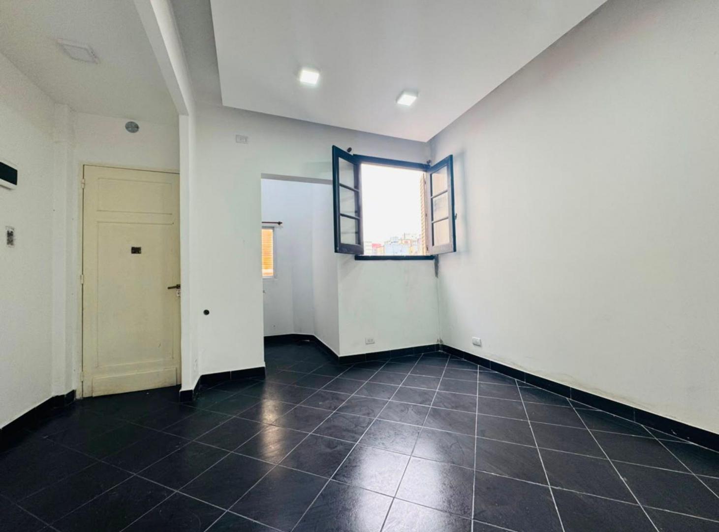Foto de VENTA DEPARTAMENTO 2 AMB CABA OPORTUNIDAD !, imagen 3