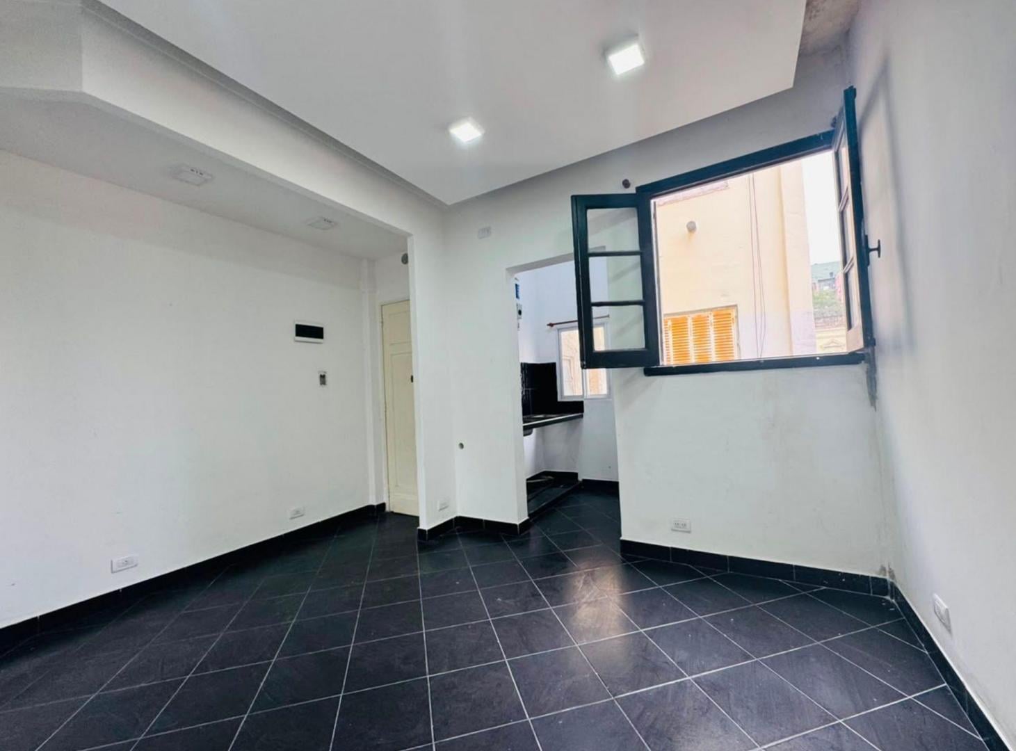 Foto de VENTA DEPARTAMENTO 2 AMB CABA OPORTUNIDAD !, imagen 2