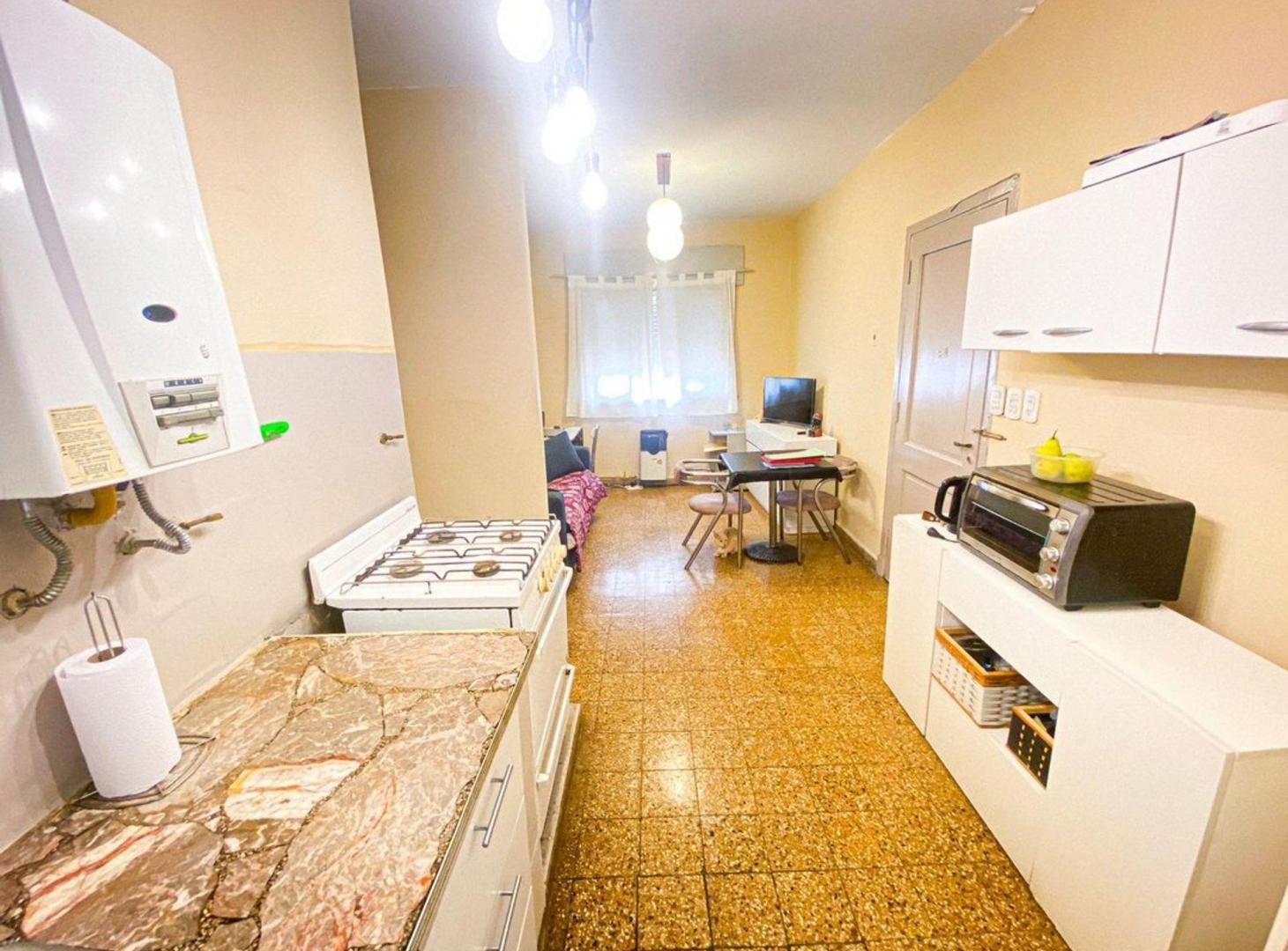 Foto de VENTA PH TIPO DEPTO 3 AMBIENTES C/ PATIO TEMPERLEY, imagen 2
