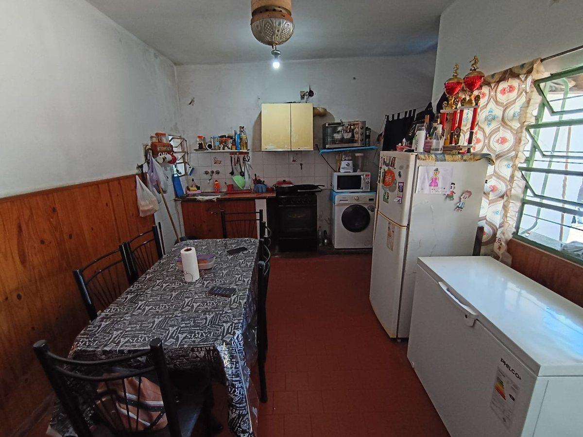 Foto de VENTA CASA 3 AMBIENTES CON AMPLIO TERRENO CLAYPOLE, imagen 3
