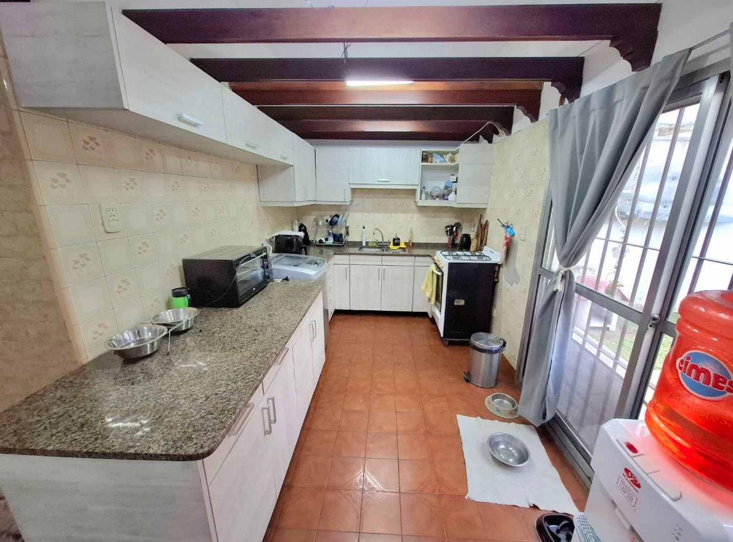Foto de CASA 4 AMBIENTES VENTA AVELLANEDA PATIO Y COCHERA, imagen 5