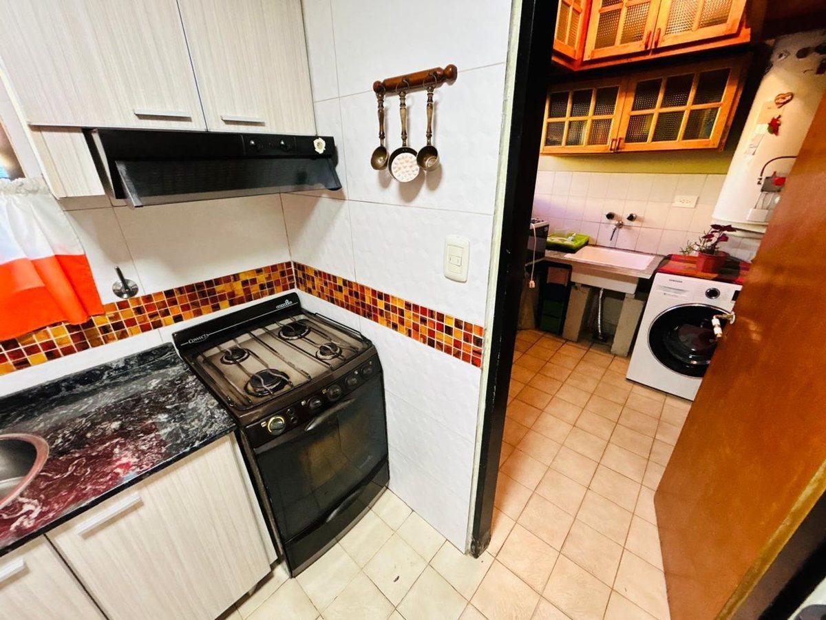 Foto de PH al frente de 5 ambientes en venta Temperley, imagen 3