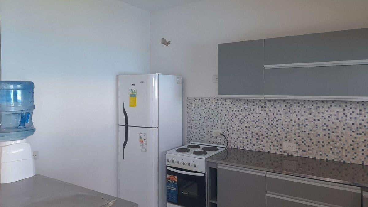 Foto de VENTA CASA 4 AMB - EL REMANSO - CARLOS SPEGAZZINI, imagen 4