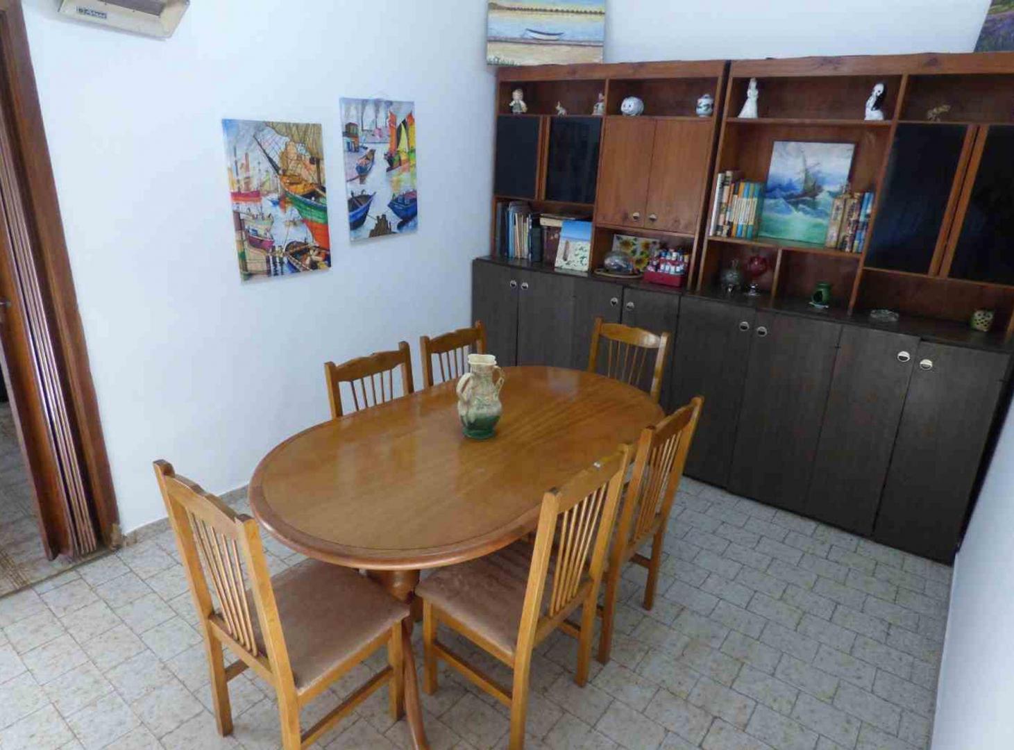 Foto de Casa 5 ambientes en venta Temperley amplio Jardín, imagen 3