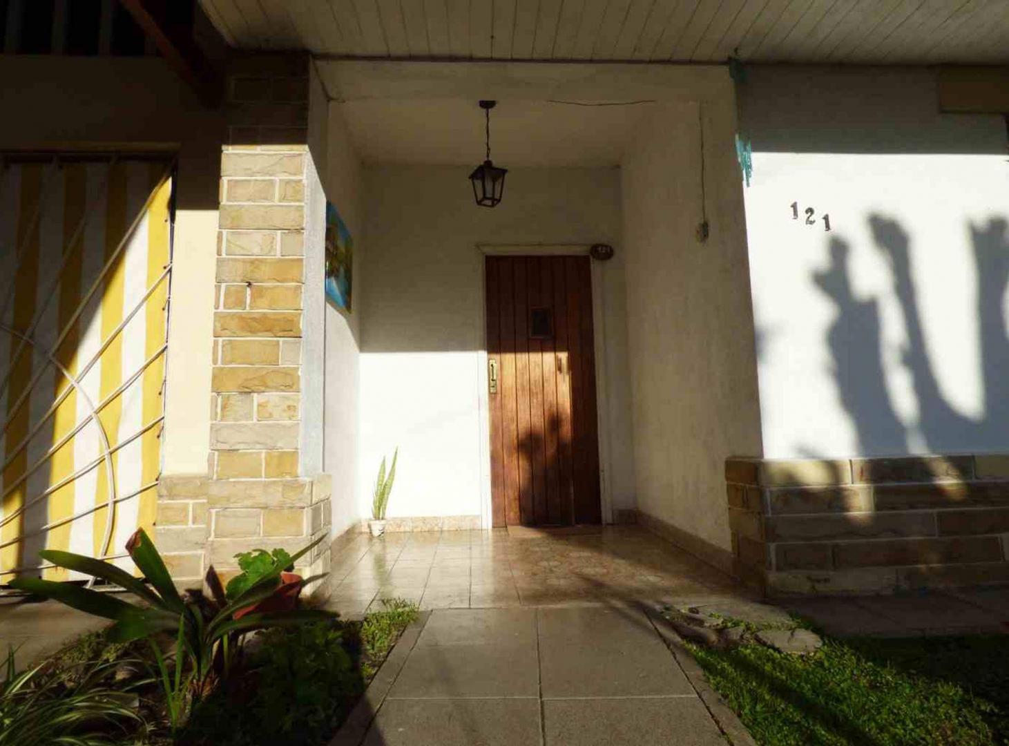 Foto de Casa 5 ambientes en venta Temperley amplio Jardín, imagen 1