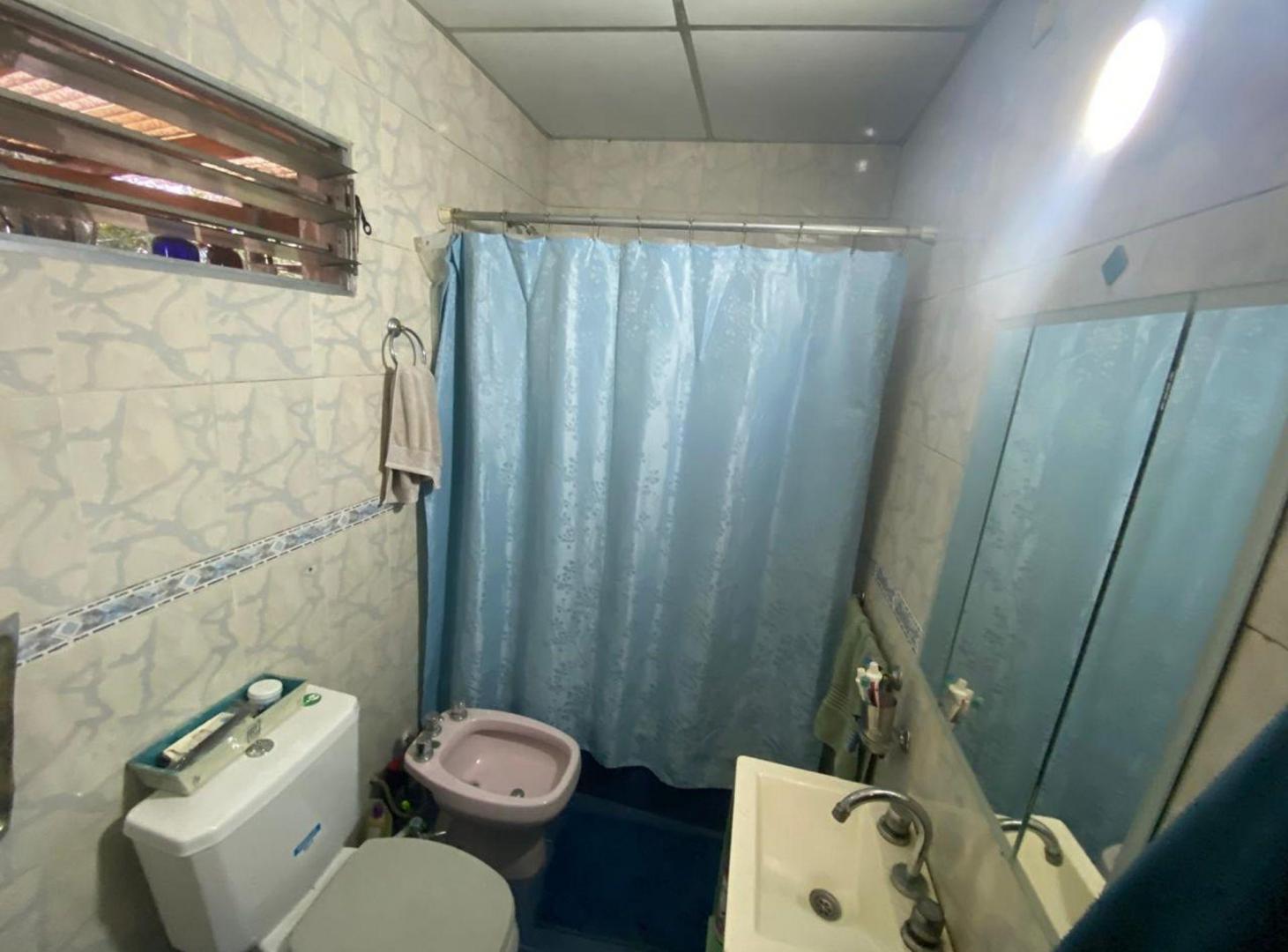 Foto de CASA 3 AMBIENTES EN VENTA TEMPERLEY CON PARQUE, imagen 2