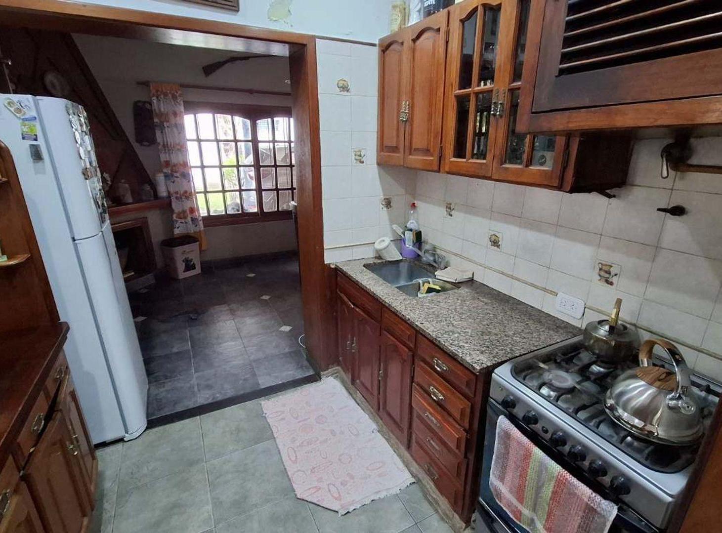 Foto de CASA 4 AMBIENTES VENTA GLEW CON PILETA LOTE 580 M, imagen 4