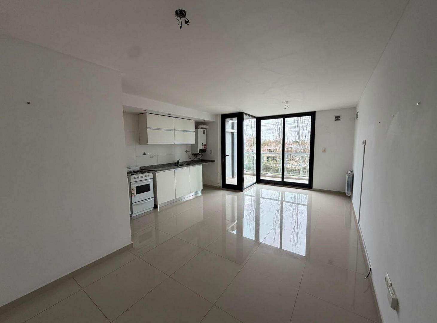 Foto de VENTA 2 AMBIENTES LOMAS DE ZAMORA COCHERAS BALCÓN, imagen 1