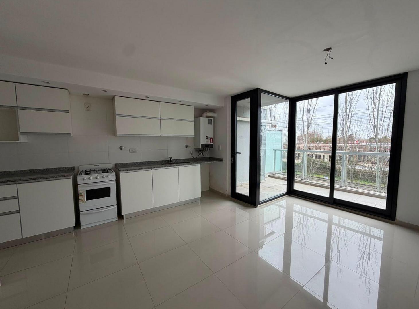 Foto de VENTA 2 AMBIENTES LOMAS DE ZAMORA COCHERAS BALCÓN, imagen 3