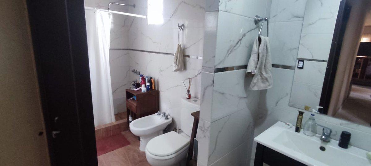 Foto de CASA 3 AMBIENTE VENTA BARRIO SANTA ANA GLEW, imagen 2
