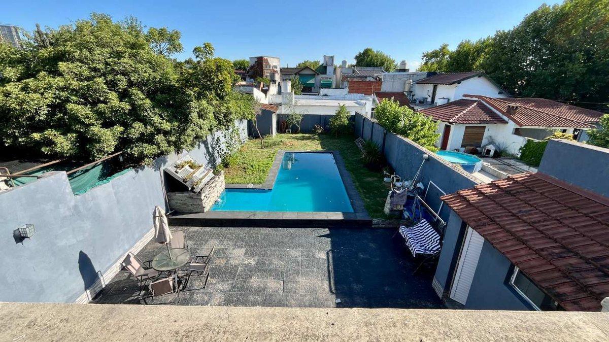 Foto de CASA CINCO AMBIENTES EN VENTA TEMPERLEY CON JARDIN, imagen 3
