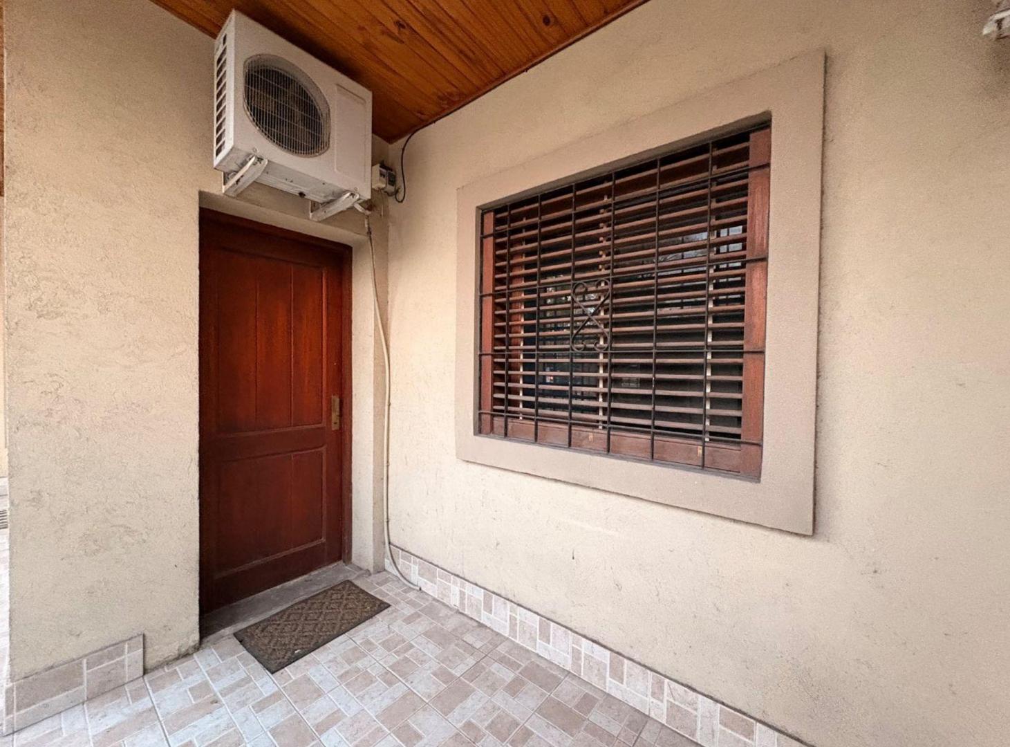 Foto de VENTA CASA 3 AMB C/PATIO Y GGE. TEMPERLEY, imagen 1