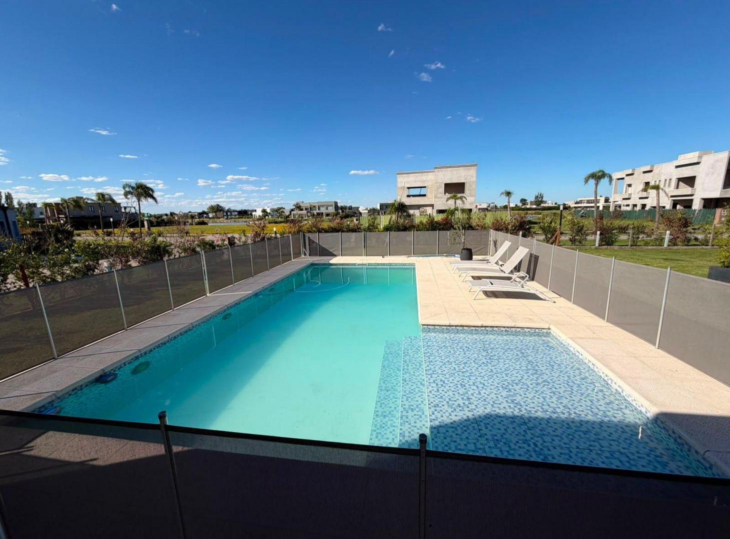 Foto de CASA EN VENTA 6 AMBIENTES CON PILETA Y DOS QUINCHO, imagen 5