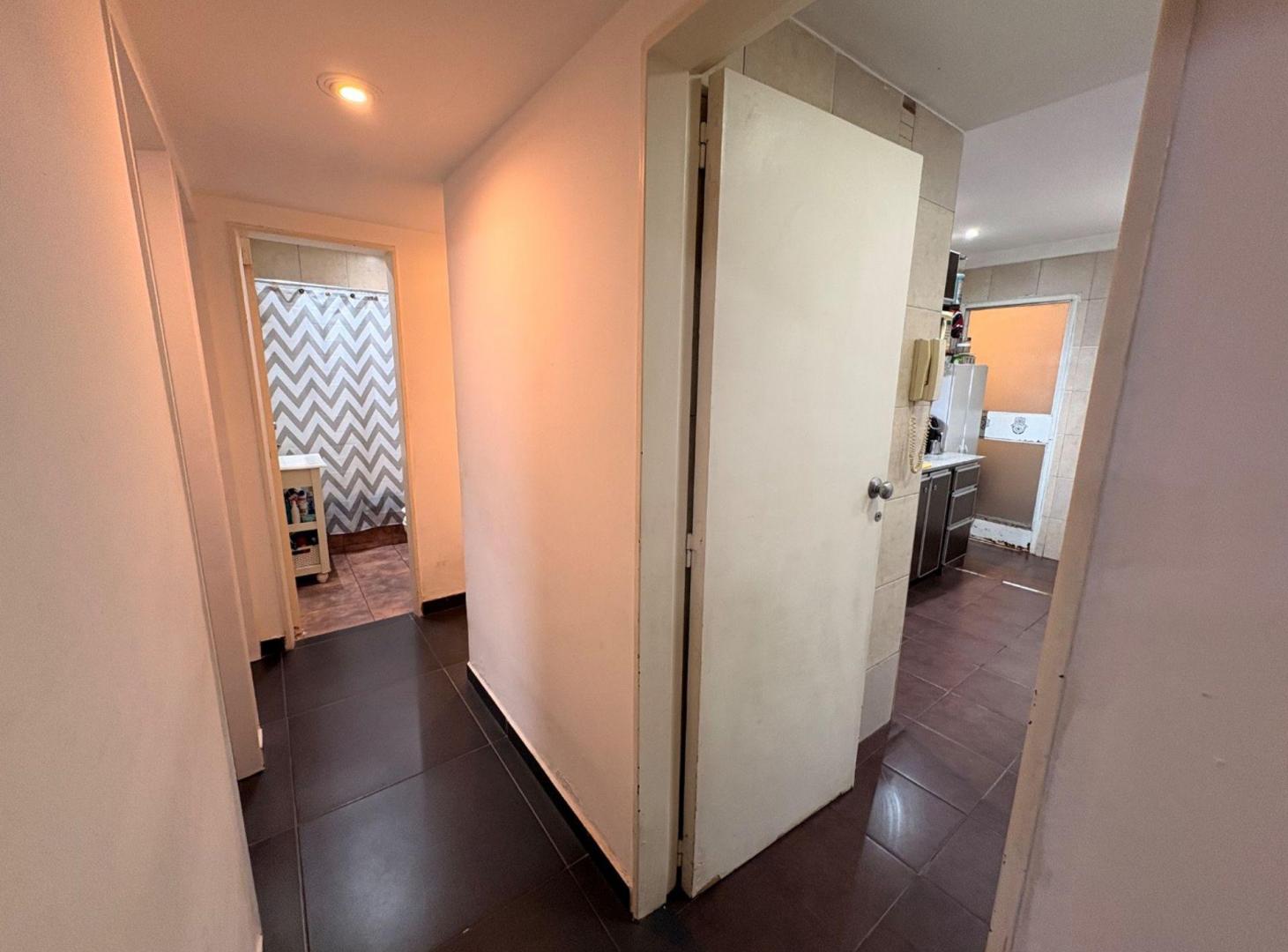 Foto de DPTO EN VENTA 4 AMB C/ PATIO BAUL Y GGE. CABALLITO, imagen 4