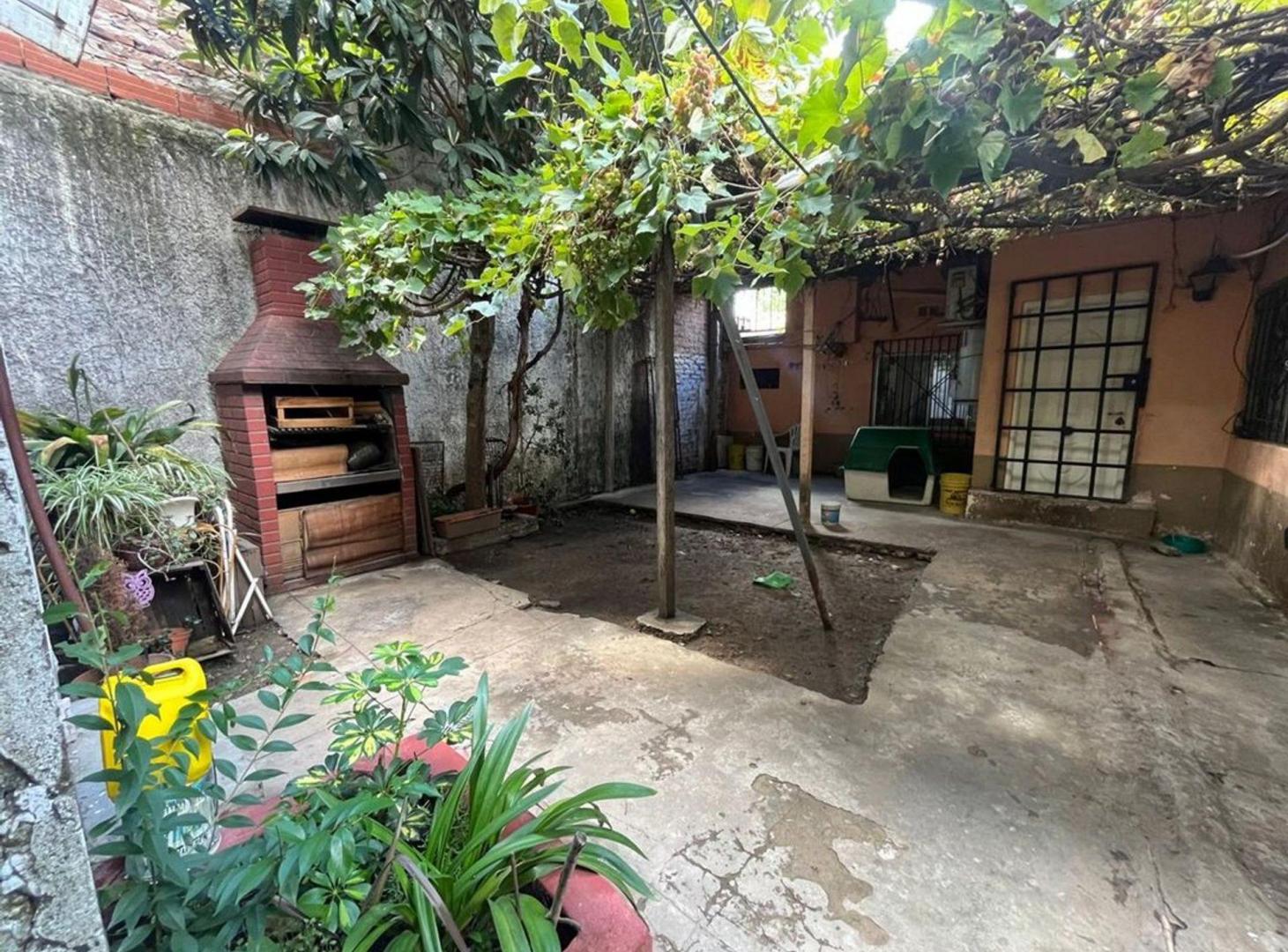 Foto de CASA EN VENTA 4 AMBIENTES y DEPTO LOMAS DE ZAMORA, imagen 5