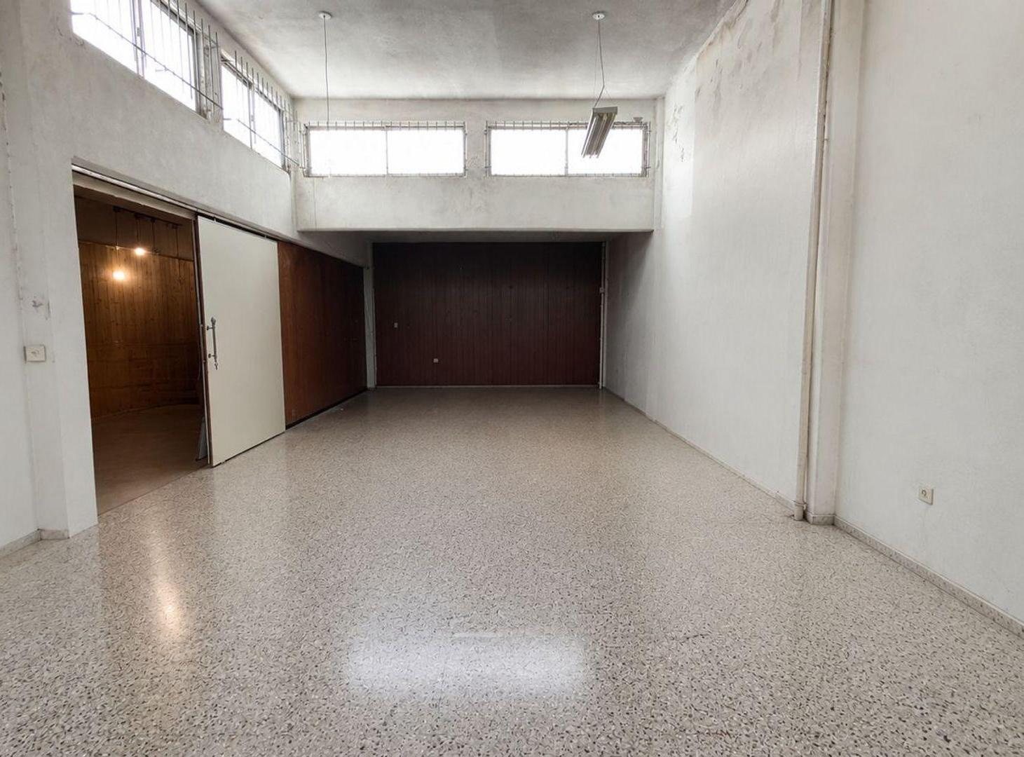 Foto de VENTA LOCAL o DEPOSITO BANFIELD Tucumán y Larroque, imagen 2