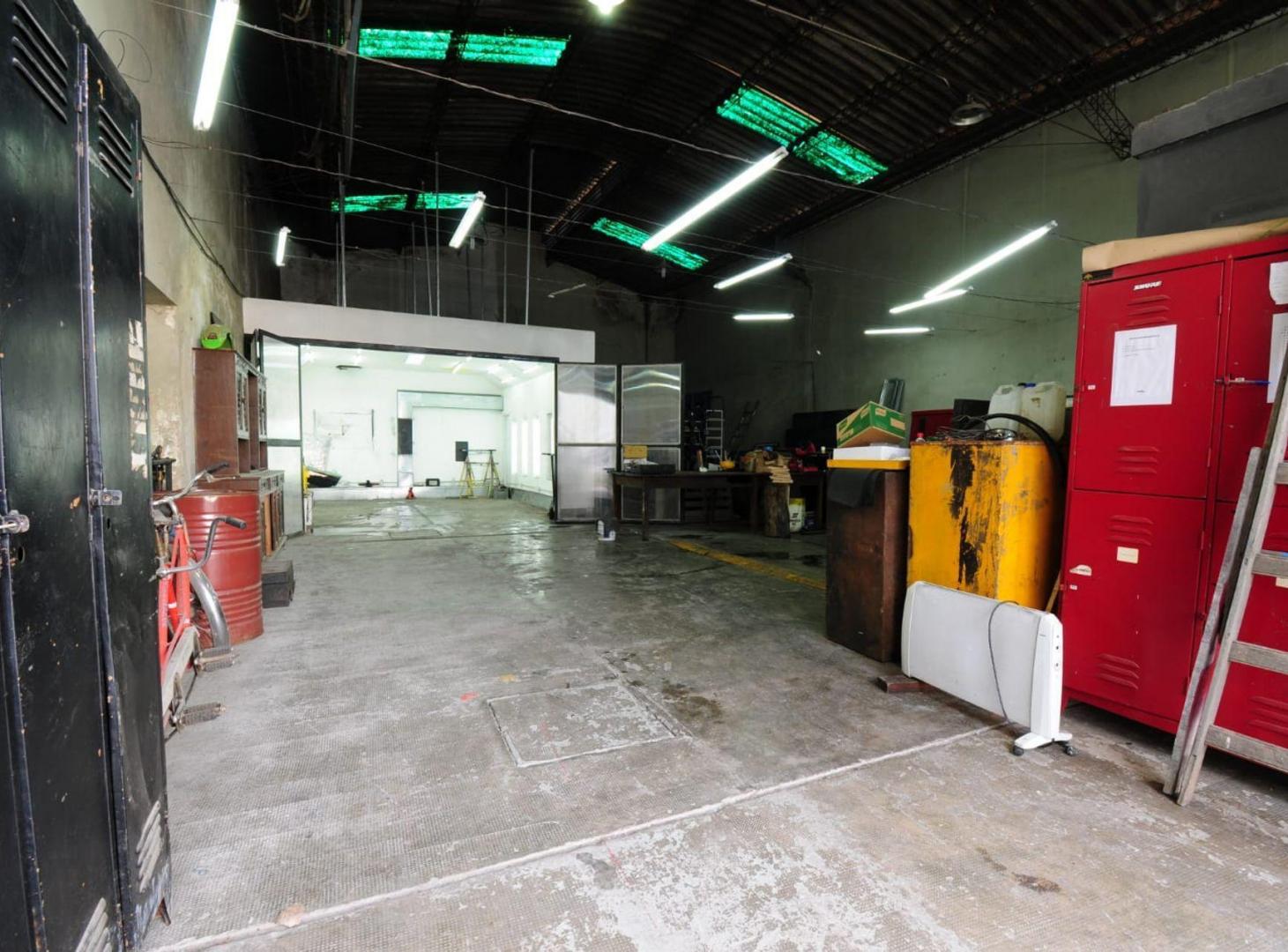 Foto de VENTA LOCAL COMERCIAL CON GALPON TEMPERLEY, imagen 4